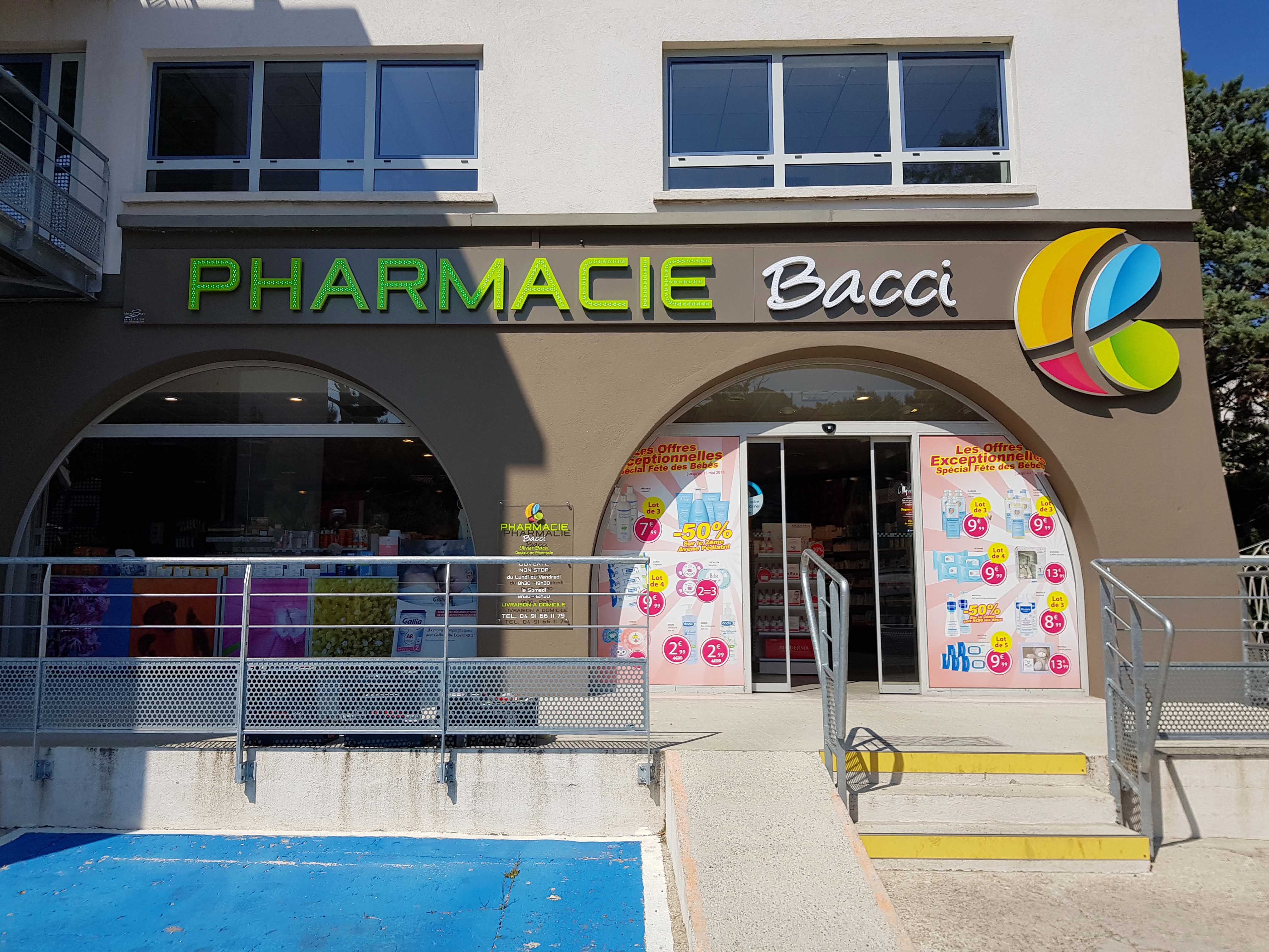 PHARMACIE BACCI MARSEILLE Leds croix FULL HD LED